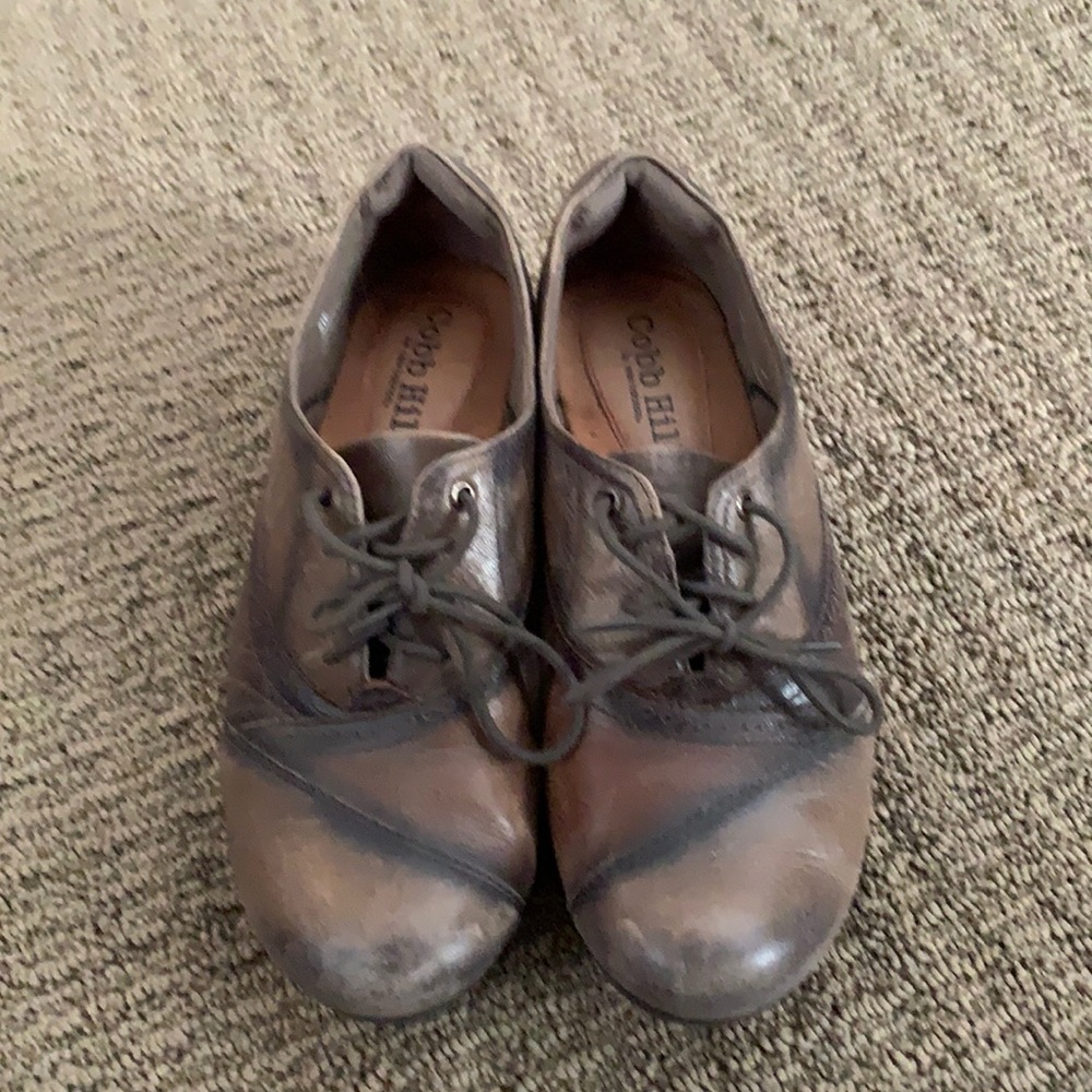 Brown Oxford comfort shoe size 8W